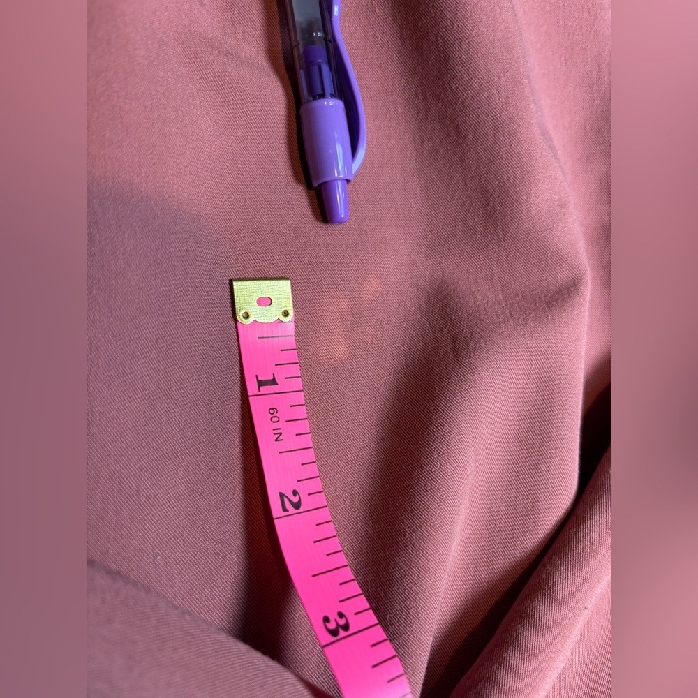Figs Mauve Pink Scrub Top and Pants Set- large - Picture 12 of 16